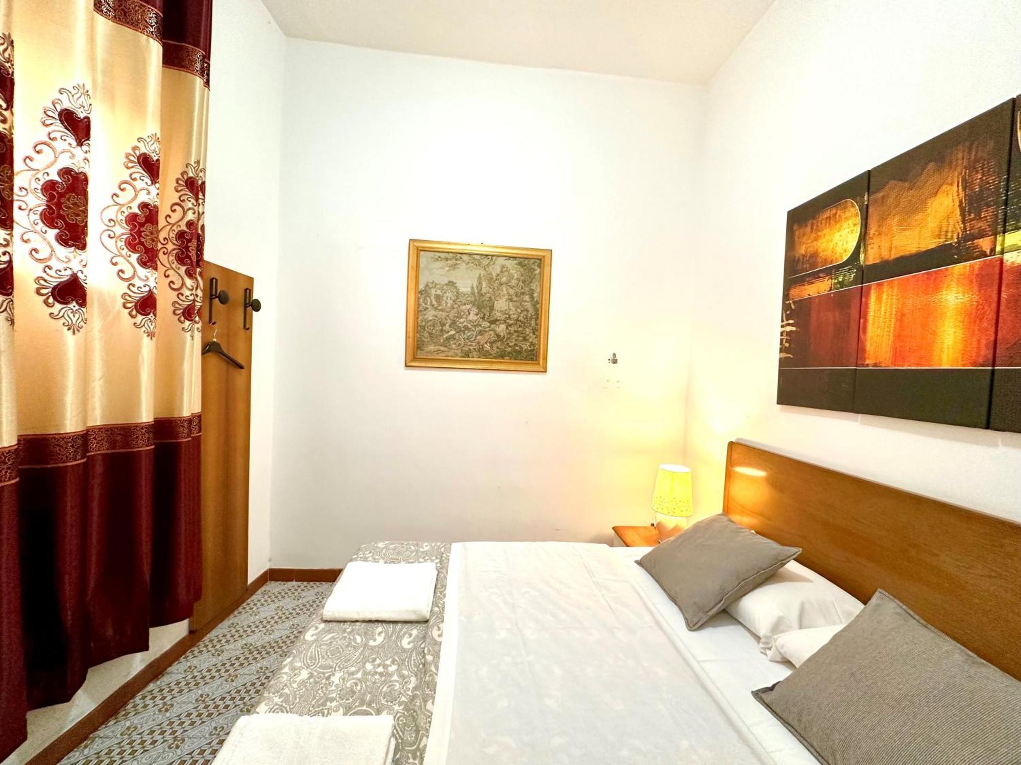 4 Bed Rooms Luxury Apartment Near Colosseum 罗马 外观 照片